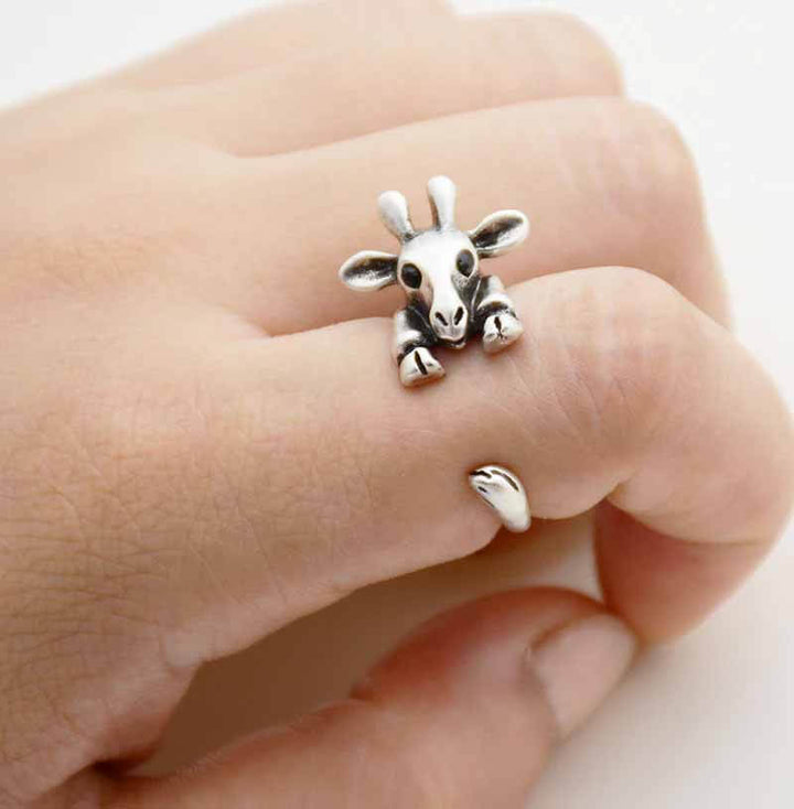 Stylish Giraffe Wrap Ring for Animal Lovers - Wearing Felicity Giraffe-Wrap-Ring-Silver