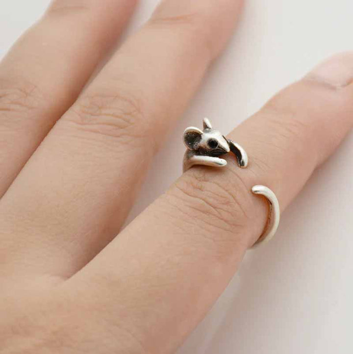 Stylish Mouse Wrap Ring for Animal Lovers - Wearing Felicity Mouse-Wrap-Ring-02